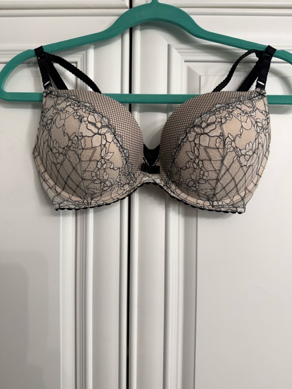 Gently Used Victoria’s Secret Size 34D Cage Style bra